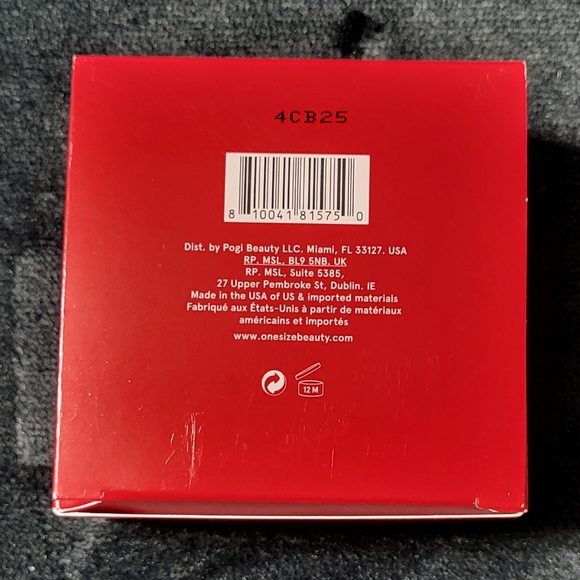 One Size translucent setting Powder - Picture 2 of 8